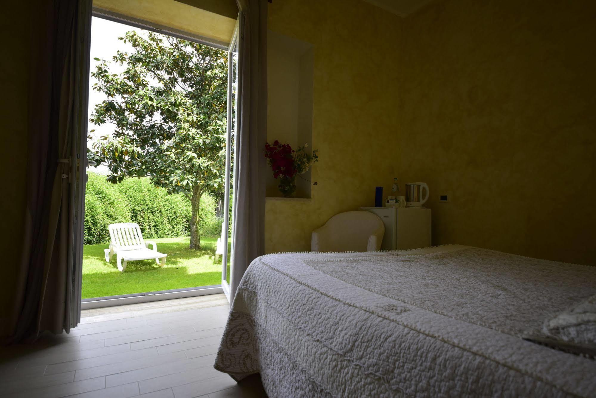 กาซา โซลาเรส Bed & Breakfast Solfara Mare ภายนอก รูปภาพ