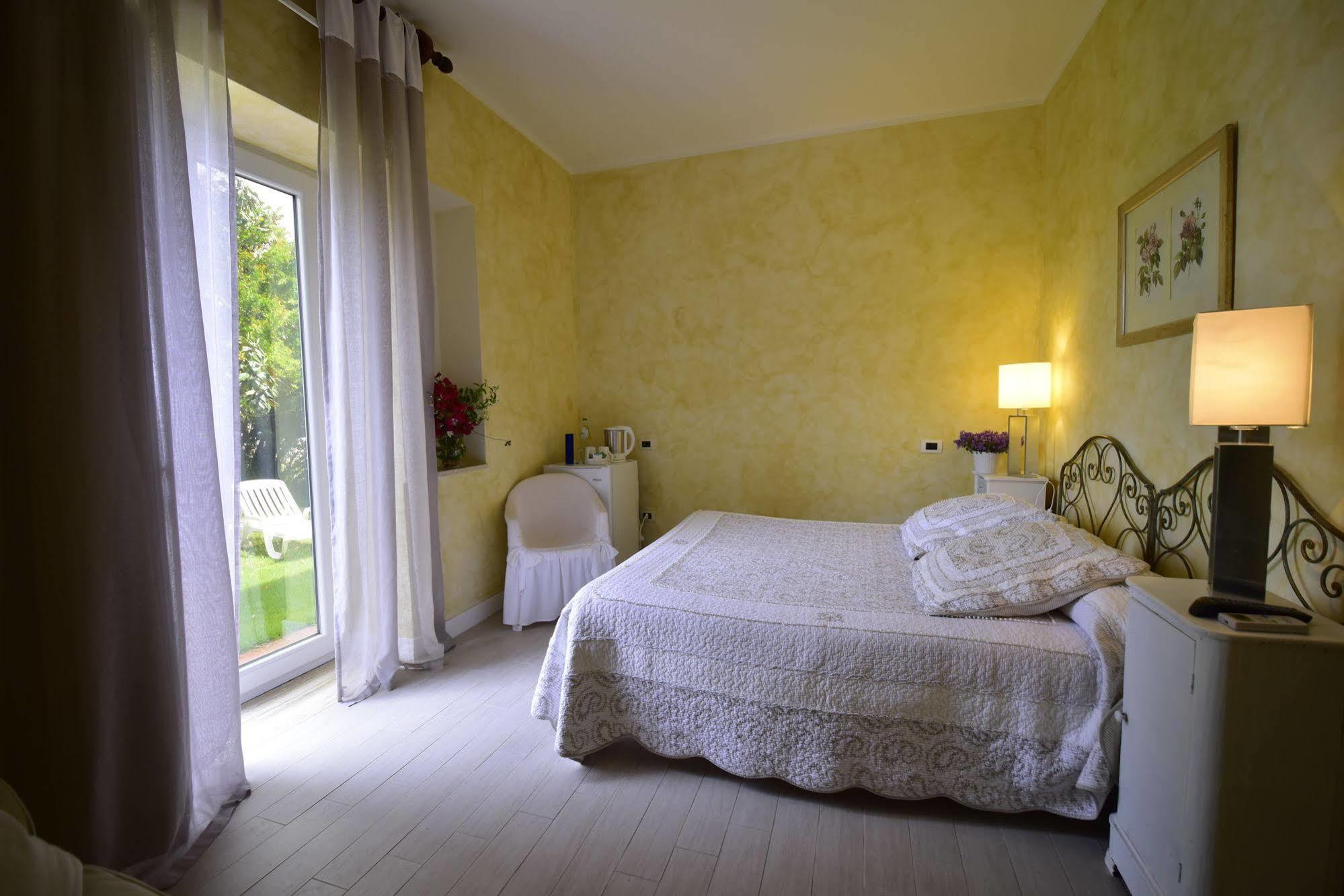 กาซา โซลาเรส Bed & Breakfast Solfara Mare ภายนอก รูปภาพ
